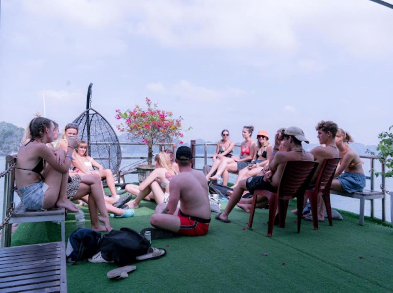 Brother Friendly - Gia Cat Long Hotel Dong Khe Sau Exterior photo